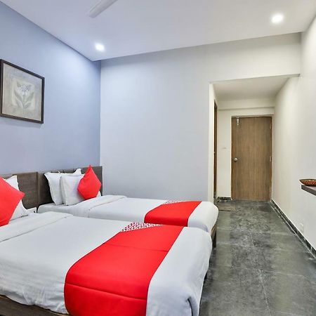 Hotel Chicago Ahmedabad Exterior foto
