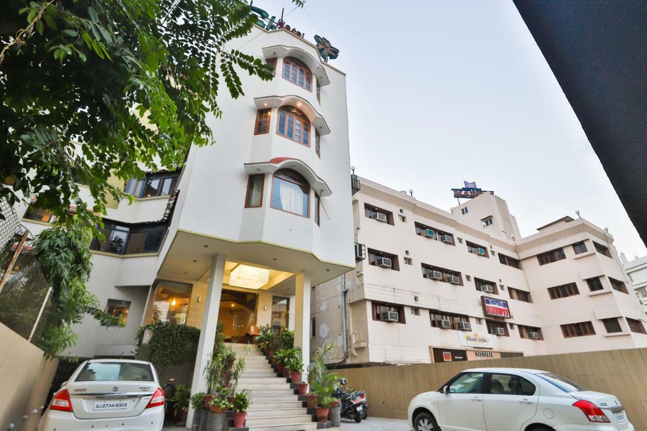 Hotel Chicago Ahmedabad Exterior foto